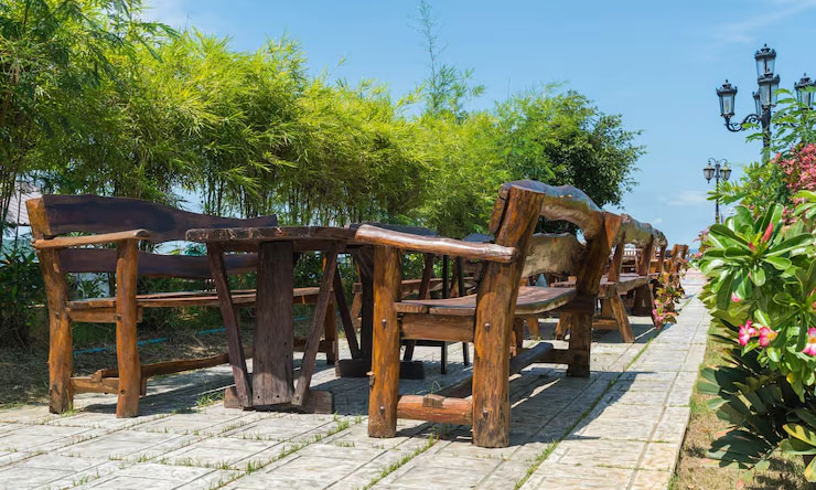 Kayu Dalam Lanskap Taman